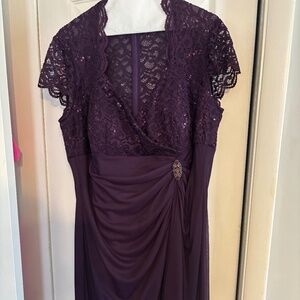 Purple gorgous mother of groom gownn le top,